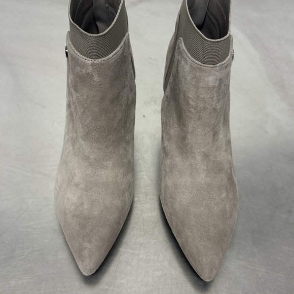 BANDOLINO Womens 6 Beige Short Boot Bari Pointy Toe Kitten‎ Heel Suede Booties - Picture 6 of 10